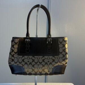 Elegant Coach Black and Brown Women's Handbag